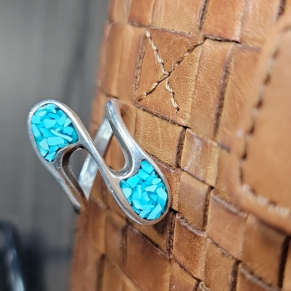 Vintage Sterling Silver Native Turquoise Ring - Picture 7 of 9